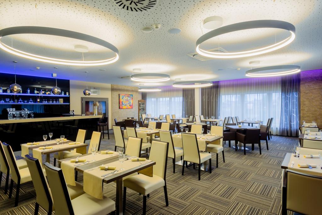 Hotel Tenis 즈볼렌 외부 사진